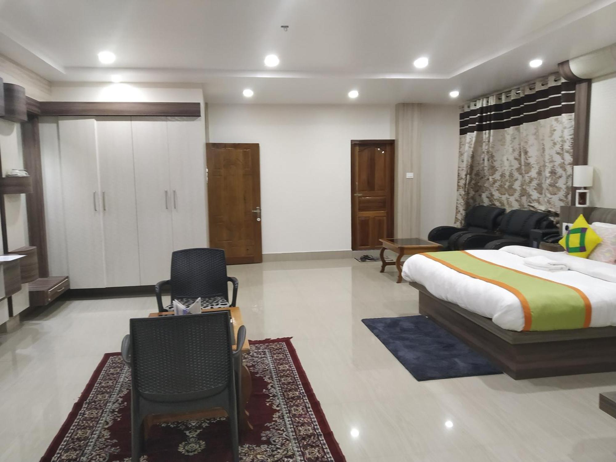 Hāpoli Ziro Palace Inn - A Boutique Hotel מראה חיצוני תמונה