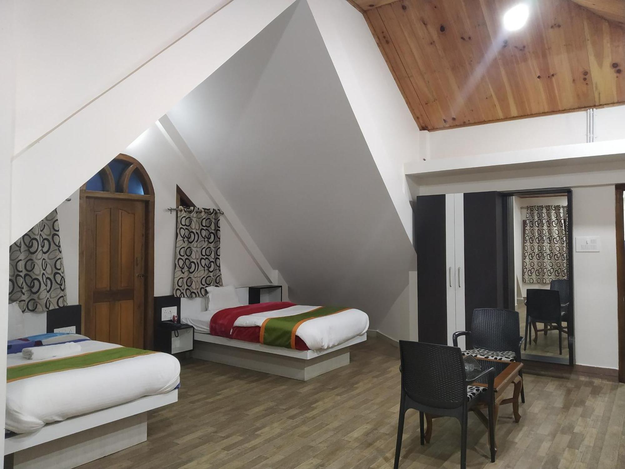 Hāpoli Ziro Palace Inn - A Boutique Hotel מראה חיצוני תמונה