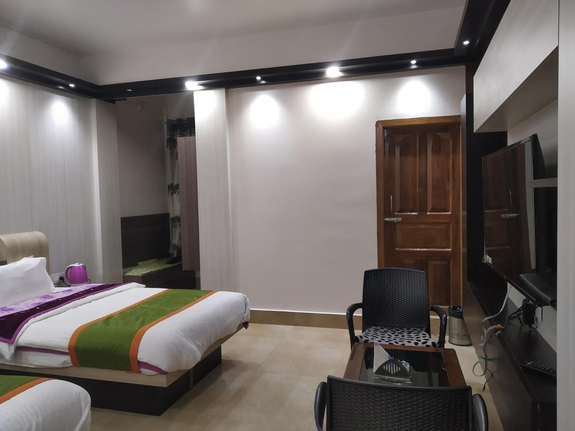 Hāpoli Ziro Palace Inn - A Boutique Hotel מראה חיצוני תמונה