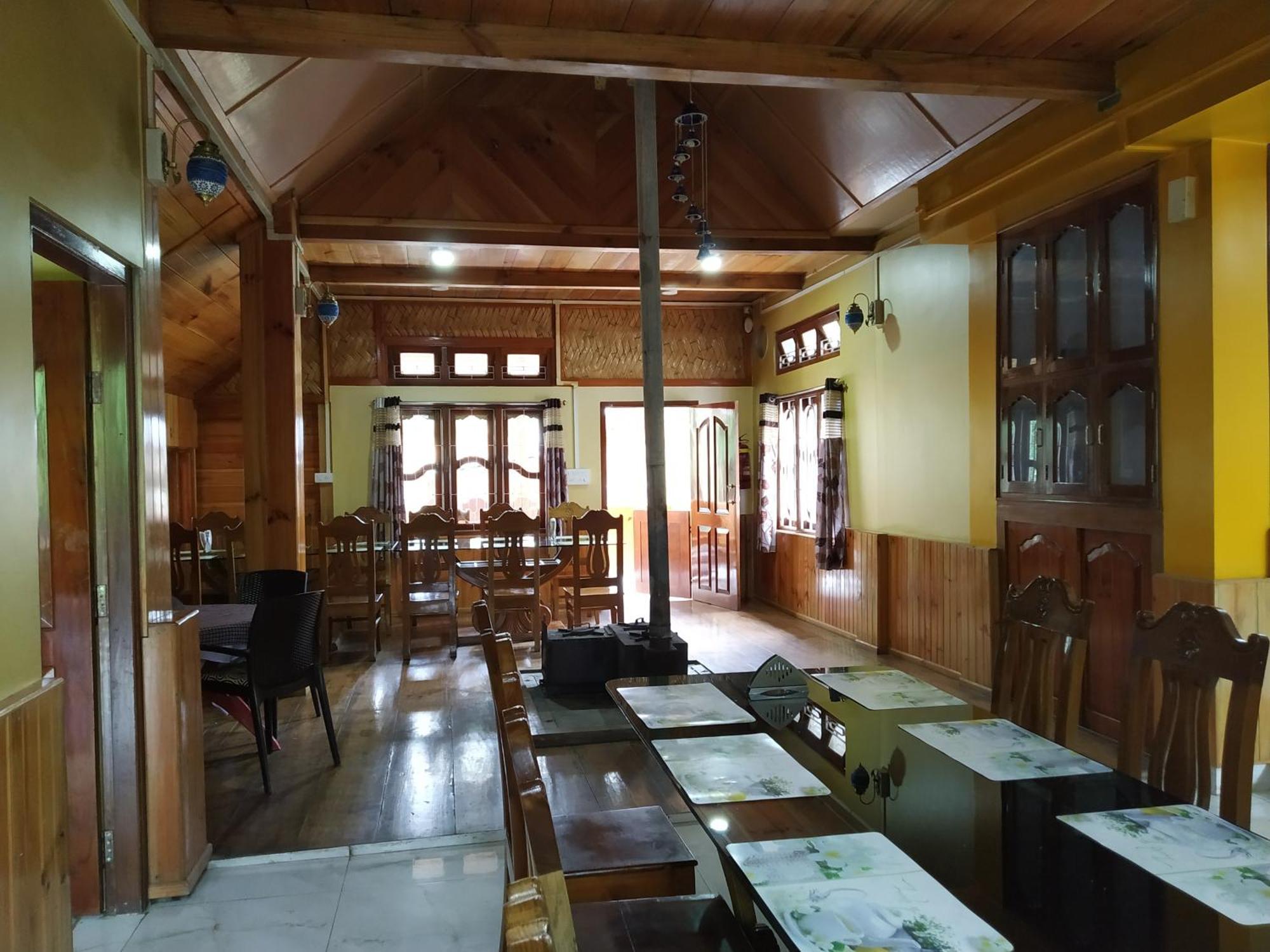 Hāpoli Ziro Palace Inn - A Boutique Hotel מראה חיצוני תמונה
