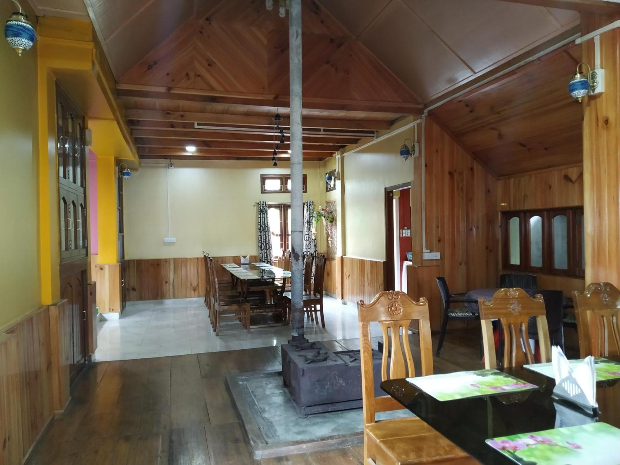 Hāpoli Ziro Palace Inn - A Boutique Hotel מראה חיצוני תמונה